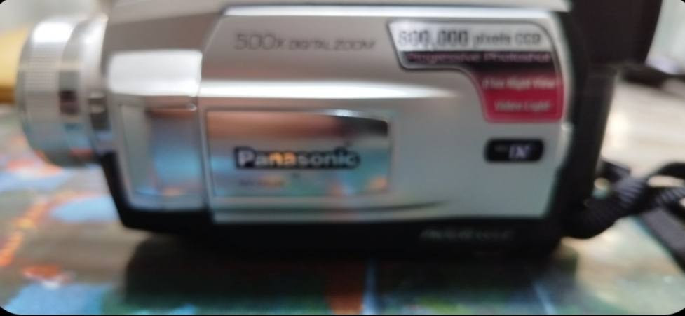 كامره بانسونك جدا نظيفه عرض وتسجيل 4 ملم مع الشاحنه و بطاريه شحن ساعه ونص


**إذا كنت صاحب هذا الإعلان وتريد حذفه لأي سبب، رجاءا أرسل رسالة إلى الدعم الفني**