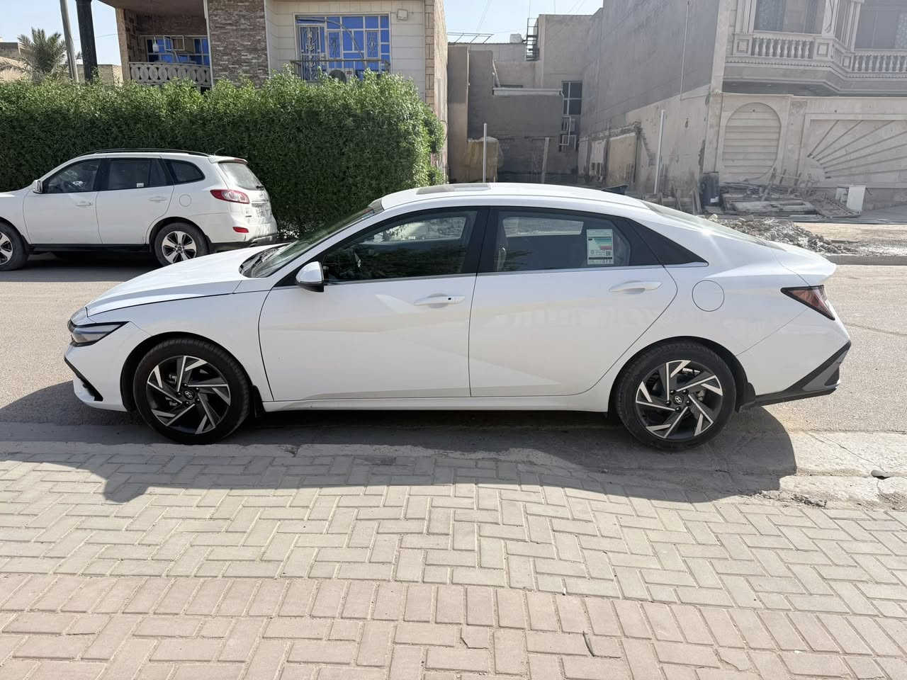السلام عليكم 
النترا 24 وارد خليجي  رقم بغداد تحويل ثاني يوم 
محرك 4 سلندر
حجم المحرك 2000
فول مواصفات 
ماشيه 18308 كيلو 
بيه بارد قليل بالجاملغ 
الباقي مكفوله كفاله عامه
بانزين كله محسن و دهن تبديل كل 5000 كيلو 
و قبل فتره بدلت تخم تايرات 
السعر 190 ورقه و بيه مجال
العنوان بغداد جميلة 
للتواصل واتساب 
***********
