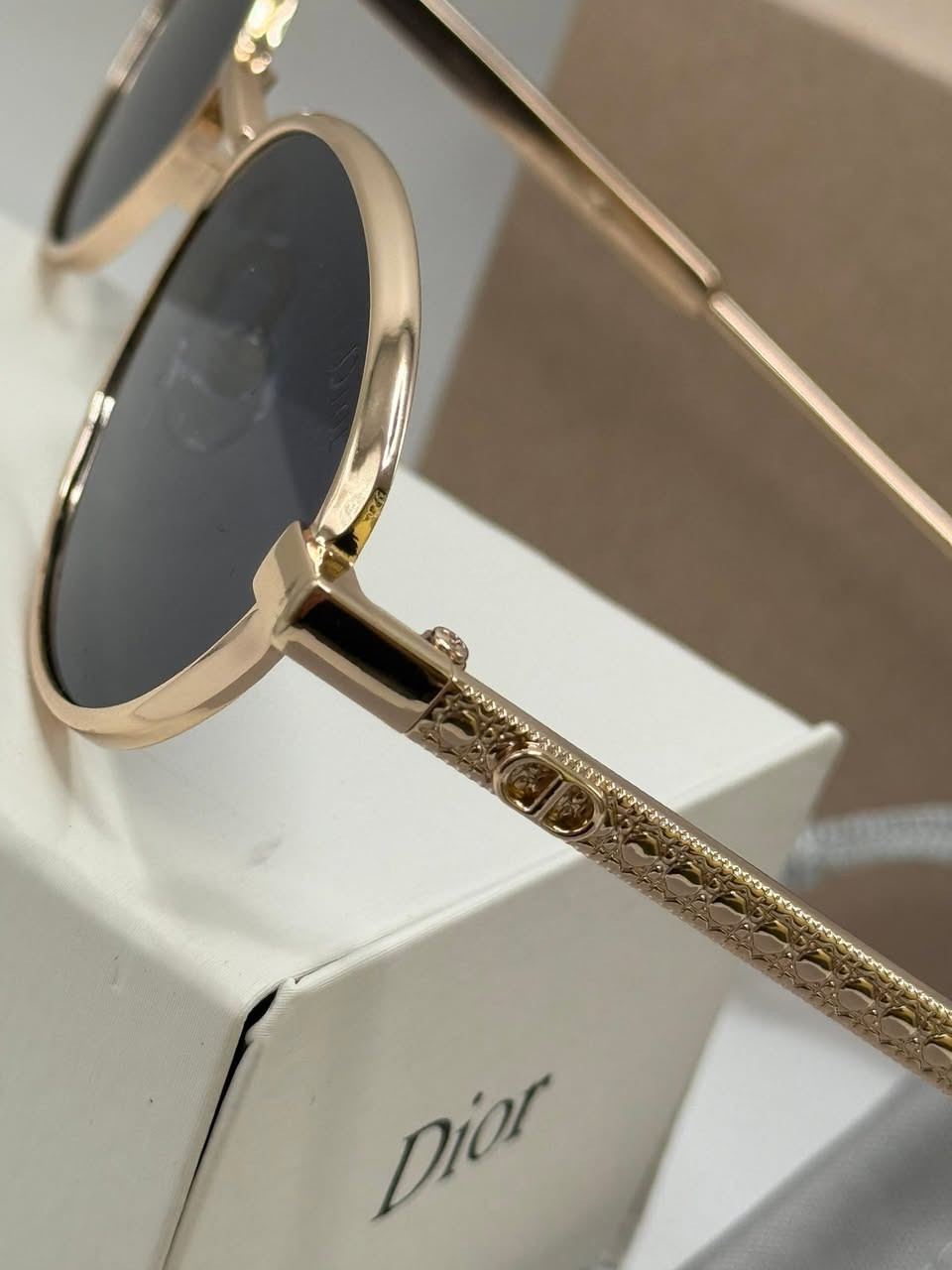 نظارات ماركة Dior امزون
يوجد توصيل كافة محافظات العراق


**إذا كنت صاحب هذا الإعلان وتريد حذفه لأي سبب، رجاءا أرسل رسالة إلى الدعم الفني**