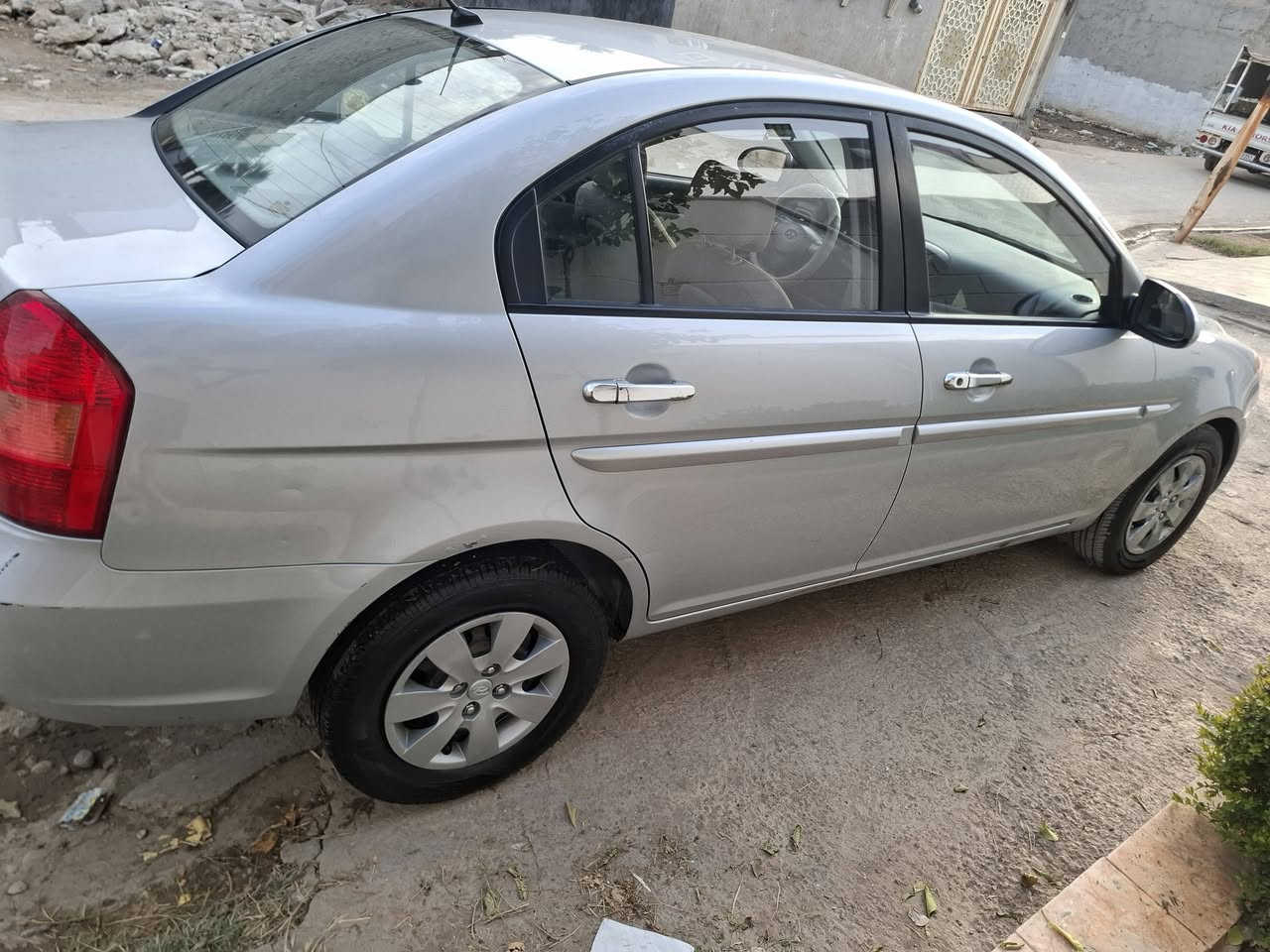 أكسنت 2009 بلادي.
كير ومحرك وتدفئة وتبريد مكفولات كفالة عامة.
بإستثناء الجاملغ الخلفي ( بخ مبخوخ بدون معجون ودواخل ).
سيارة جاهزة من كل النواحي.
تخم تاير جديد. 
صدر جديد امامي خلفي.
باتري جديد.
السيارة احلى من الصور.
السعر الاتصال على الرقم 
*********** 
استقبل فقط اتصال على الرقم...
