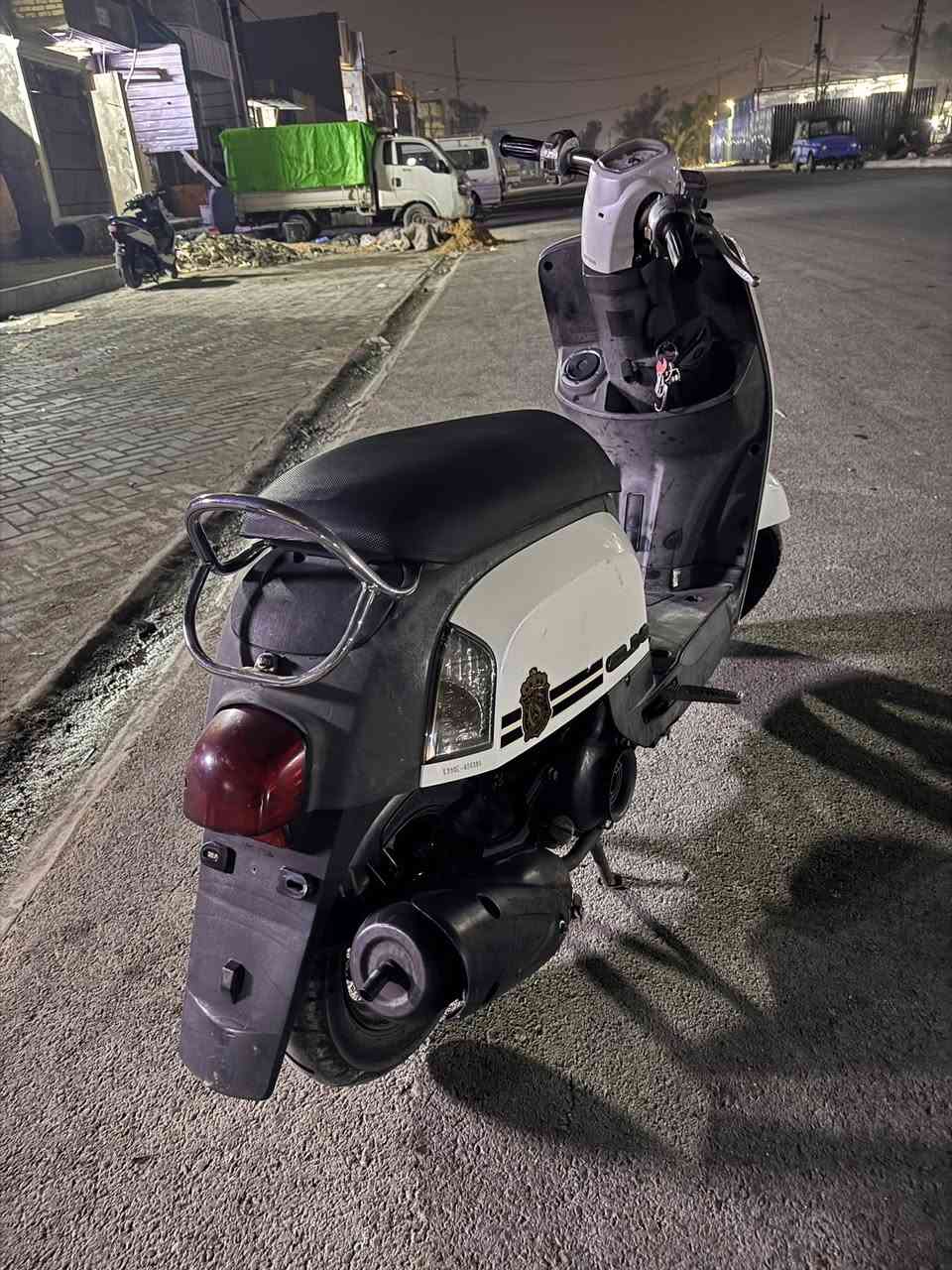 السلام عليكم شباب  دراجه بوليس ماله رمبه كلشش مرتبه ونضيفه وكلشي شغال مابيهه اي نقص تجي تكلب وتقتنع يالله تاخذ مكاني بغداد مدينه الصدر الكياره السعر 750 وهذا رقمي ***********
