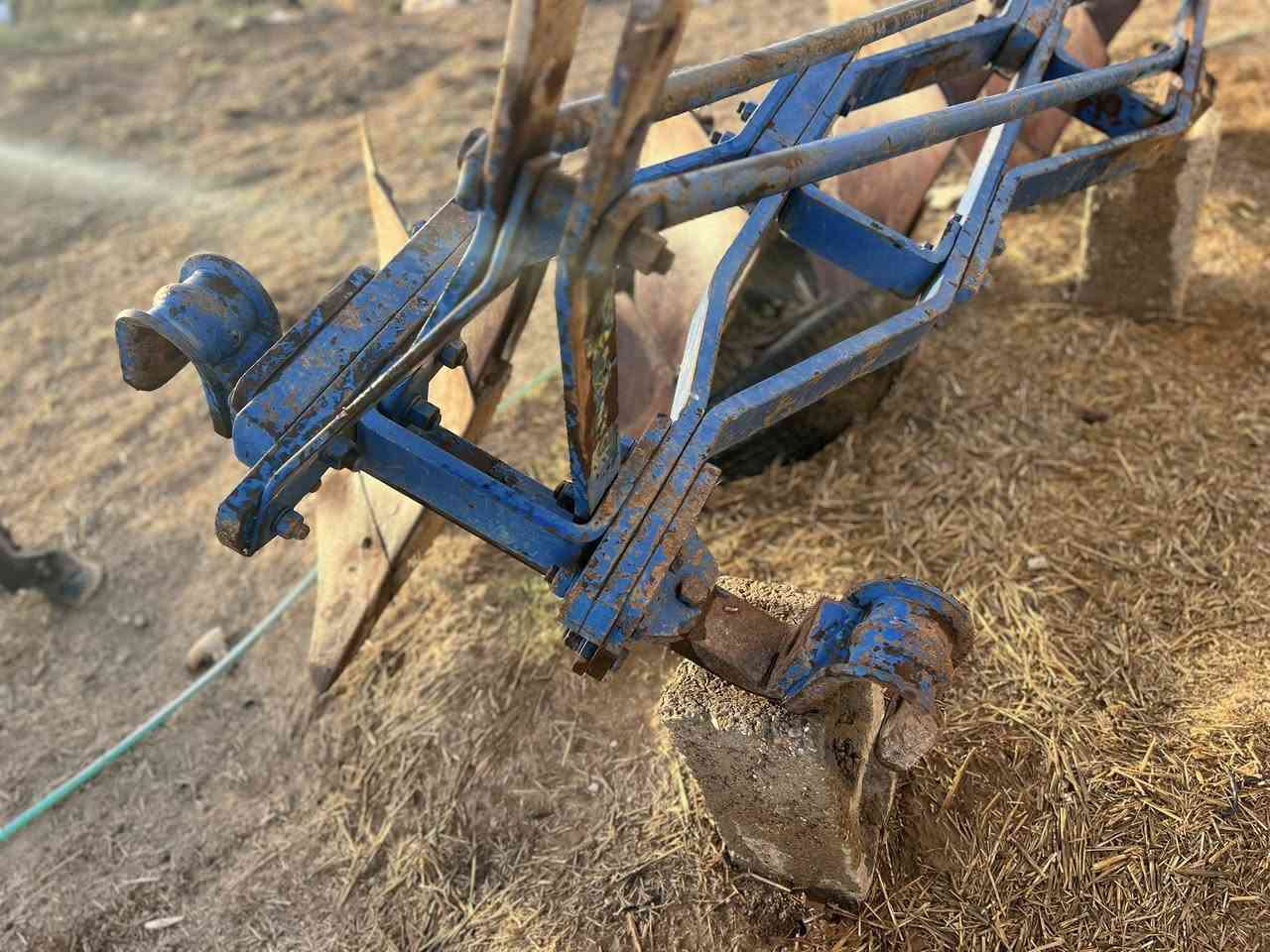 ألسلام عليكم فدان ألبير للبيع مكفول من كسر وعواج ولحيم حجم 12ألسعر 2250 وبيه مجال المكان ميسان علي الغربي 
***********الاستفسار
