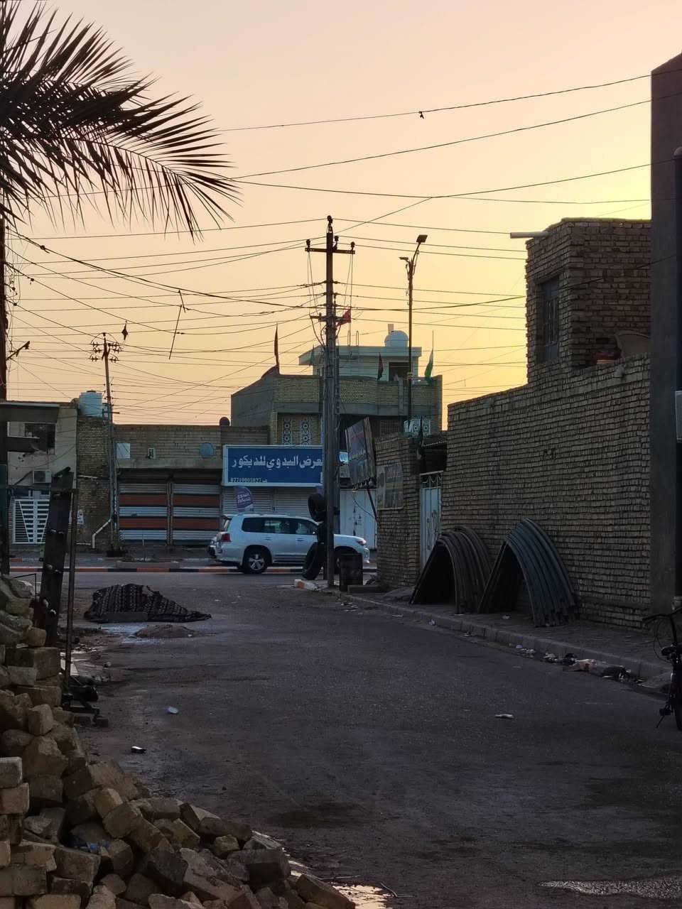 السلام عليكم عقار للبيع ابو رمانه  مساحة ٢٤٠ متر طابق ونص طابو صرف حر البيت
للأستفسار 
***********
