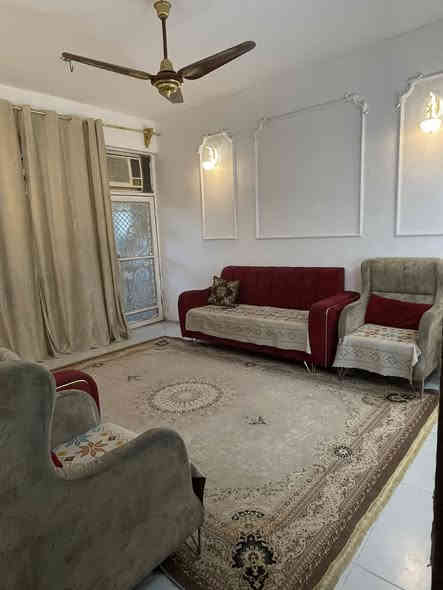 السلام عليكم 
⸻

📣 للـبـيــع – دار جاهز للسكن

السلام عليكم…
معروض للبيع دار ممتاز بمنطقة الشعب – الديوان/ شارع المدارس – قُرب جامع الرحمن، موقع حيوي وقريب من كل الخدمات.

🔹 تفاصيل العقار:
 • المساحة: 75 متر
 • الواجهة: 5 متر
 • النزال: 15 متر
 • طابقين بناء مرتب
 • يحتوي على:
• 3 غرف نوم
• صالة واسعة
• استقبال مرتب
• 3 صحيات
.

للاستفسار والتواصل:
📞 أبو مريم – ***********
