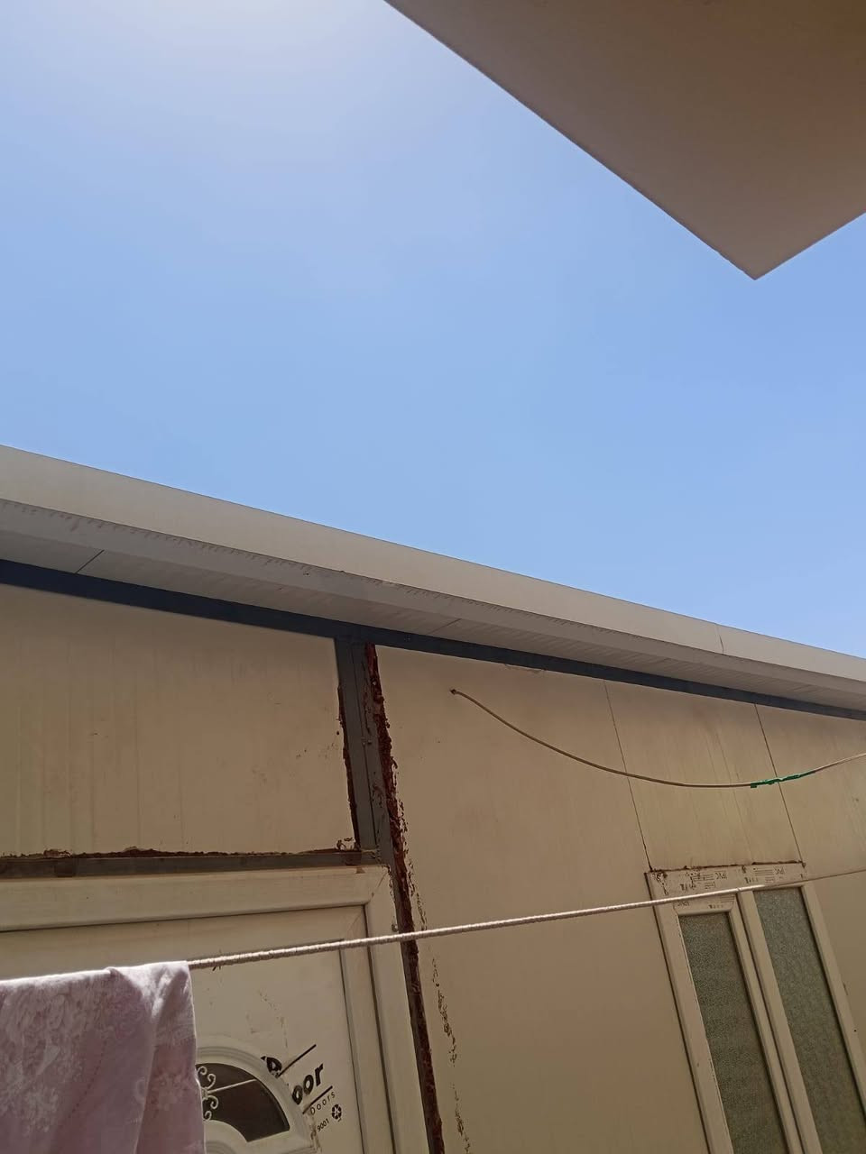 سلام عليكم سندويج للبيع نضيف قليل الاستخدام للاستفسار رقم *********** العنوان ابو غريب
