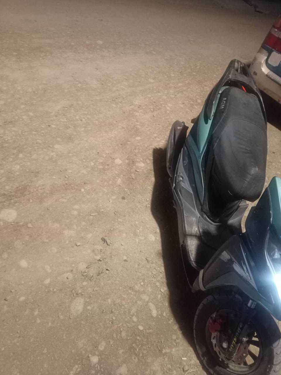 السلام عليكم سكنس صيني الدراجه حلوه ونضيفه المحرك خير من الله الدراجه. نضيفه الدراجه مابيه نقص المكان ديالى بعقوبة المفرك الرقم بس وتساب ***********
