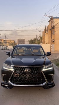 للبيع فقط بدون مراوس  لكزز موديل 18 سوبر سبورت L X 570  ماشية 96 الف ا...