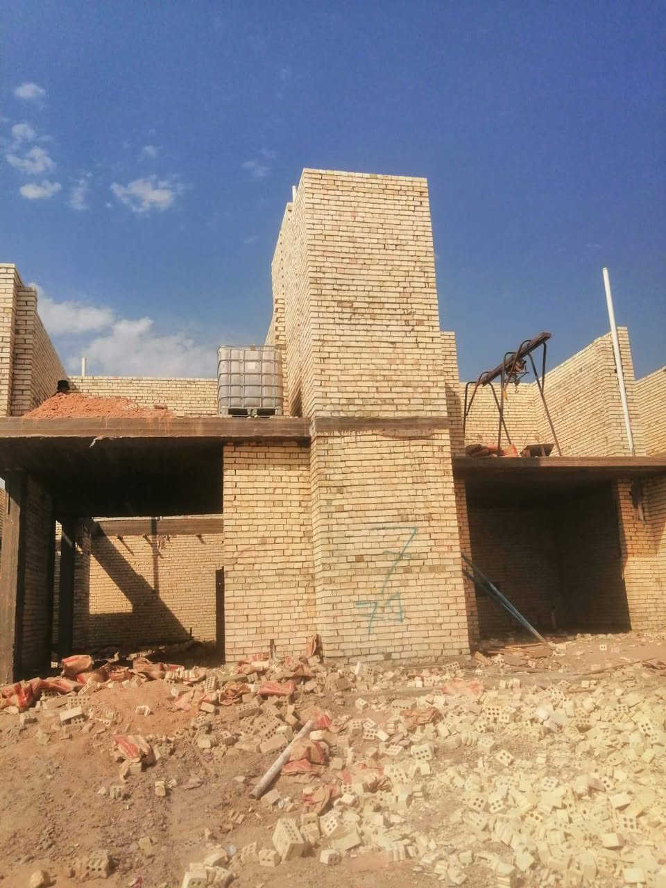 سلام عليكم
خلفه بناء متفرغ حالياً 
نشتغل قطعي وع الدبل
شغل درجه اوله وتنضيف الموقع بعد اكمال العمل
وتسليم هيكل  ومااطلع من البيت لمن اخلصك
انجاز سريع بالعمل 
( شرط استلام مهندس )
الاسفسار تواصل واتساب فقط على الرقم
***********

