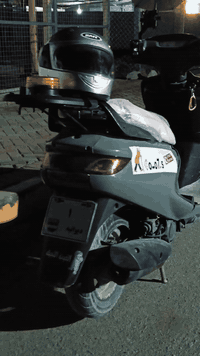 دراجه فراشه مامفتوحه كله ابلاد وكله اصل دراجه نقص مابيه تموت اركب وروح لون اسمنتي السعر خاص 
***********
