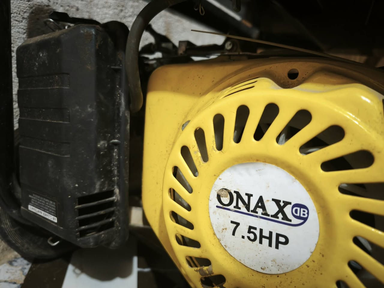 مولد للبيع فول مواصفات كدامكم Onax
12 آمبير يشغل كل البيت سلف وسحب استعماله بس شهر واحد السعر 175 وبي مجال المكان الشطره حاوي العباس قرب شارع ال وارد الرقم ***********
