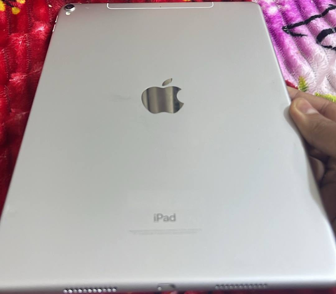 ايباد ايفون 10.5 شاشته ipad pro شاشاه ١٢٠ هرتز يدعم ٦٠ فريم واكثر وسلسل حيل ايباد قوي ومعالج قوي وسعر رمزي والجهاز مامفتوح. ابدا نهائياً تفحص وين ماتريد اكتب تم وارد عليك على الخاص تحياتي


**إذا كنت صاحب هذا الإعلان وتريد حذفه لأي سبب، رجاءا أرسل رسالة إلى الدعم الفني**