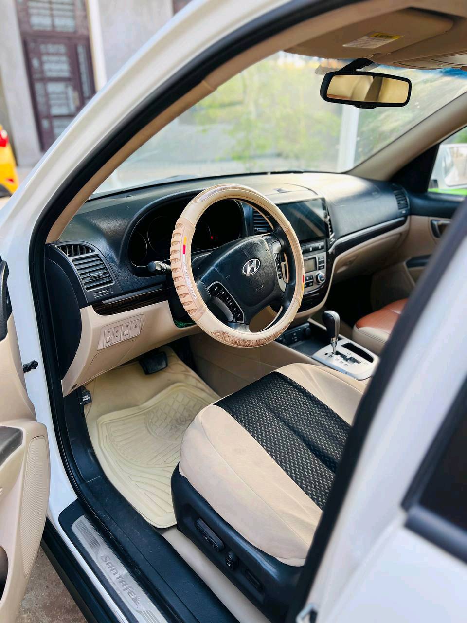 السلام عليكم عندي سنتافي للبيع موديل ٢٠١٢خليجي فول ١/١
مكفولة عدا الباب الايمن مقدار شبر صبغ  كير مكينة خير من الله صدر امامي خلفي كله جديد كهربائيات كله جاهزه بشرط مكينه وكير خير من الله  تخم تاير جديد قبل سبوع مشدود  تبريد شغال ثلج سياره جاهزه من كلشي بدون اي نقص سياره جديده بمعنه لكلمه كلش جديده جداً جداً مال جناي وعلى يدي واستخدام شخصي)))   
مواصفات سياره فتحه سقف ماري شفط كشنات جلد كشن كهرباء ثلاث قطع تبريد سبعه راكب ٦ سلندر فول تحكم ستيرن داخل صاج داخل بيجي  وسود تبريد بيانو بصمه شاره ترحيب بكلايلت 
فووووووووول١/١
رقم بغداد   
سياره بسمي تحويل مباشر وين ما يعجبك 
سياره جديده وجاهزه 
وبدون اي نقص اقره التفاصيل قبل لا تتصل 
مكاني الحله
السعر 158 
شراي يتصل ويدلل 
رقم الهاتف
***********