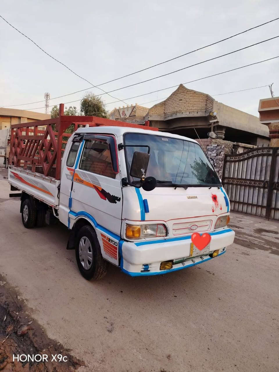 السلام عليكم 
كيا بنكو 1996رقم ديالى للبيع 
كير ومحرك آكسل شاصي مكفول 
صدر ومشط وباور ستيرن جديد 
سنوية مشروع وطني ل2027
قمارة وربع 7جنكال تحويل مباشر 
صبغ حزام للجمالية فقط بدون ضربة 
السعر 53
مكاني بلد طريق السيد محمد 
للاستفسار  ***********
                ***********
