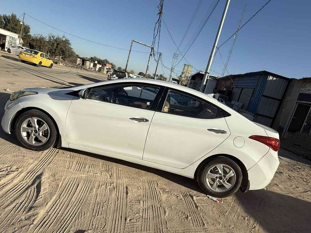 النترا ٢٠١٢ رقم أربيل وكاله بأسمي مكينه ١٦٠٠ لا تبخير ولا تنقيص جاهزة من كلشي حداديه تبريد تخم تاير السياره مكفوله من الضربة والصبغ والتبديل فقط باردات بسيطات السعر ١٠٥ وبيها مجال للاستفسار ***********
