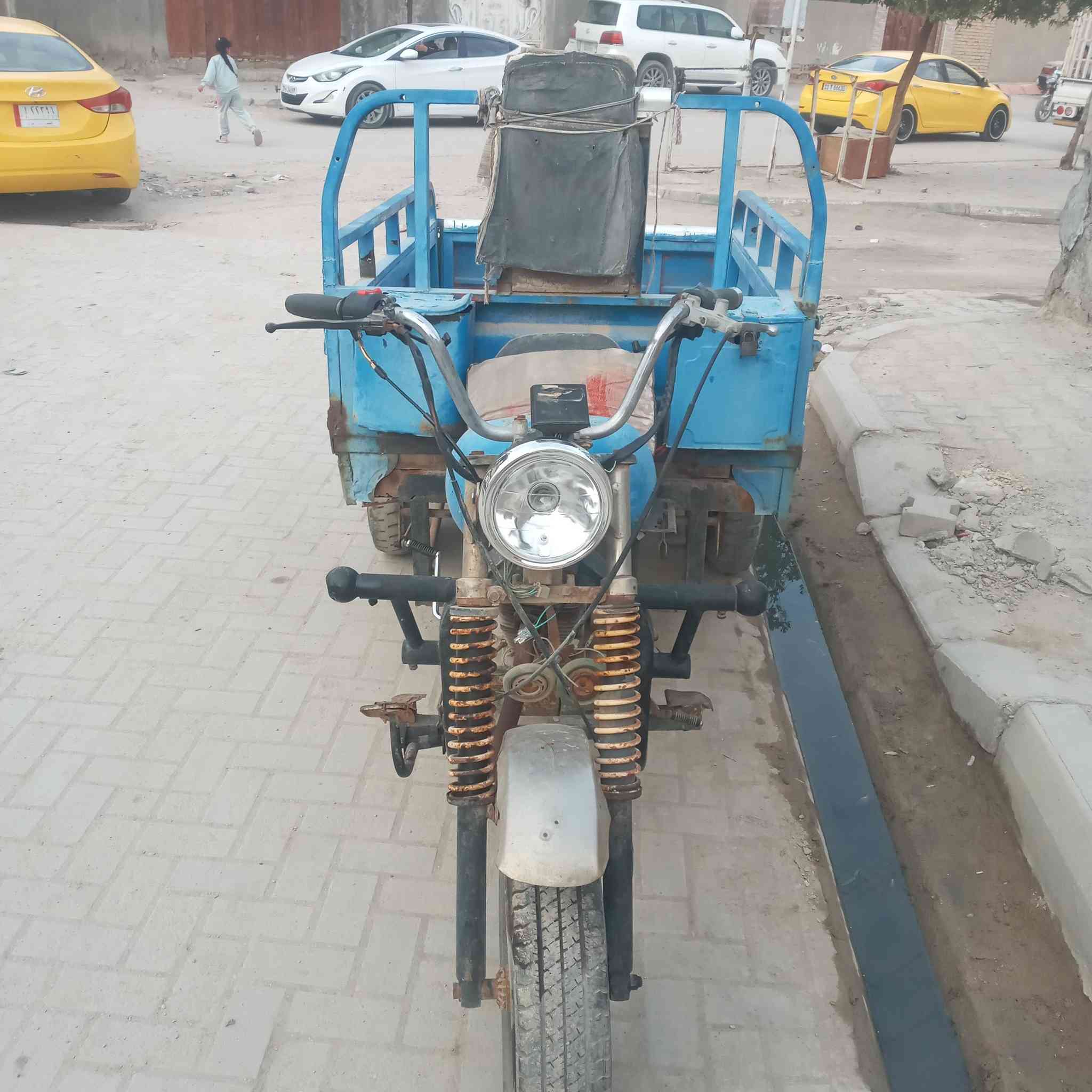 سلام عليكم ستوته كلك بيع شقالات كهرباءيات نغره سلف موديل فين سته سعر خمسميه وخمسين امجال ***********
