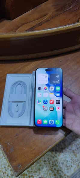 سلام عليكم للبيع ايفون 16 ابرو ماكس 256 ماستر مشحون 4 مرات فقط جهاز كسر كارتون ضمان ماستر اصلي سعره مليون و 500 قفل وكشي موجود بلسوك هذا الجهاز جديد بحتبار ماخذه من المحل الشراي اتصل رقمي *********** ميسان حي الرحمه الثانيه قرب المستشفى البناني عمارة
