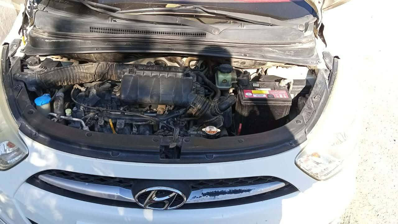 سيارة هيونداي  I10
ماشية 59 الف 
لون ابيض
بدون صبغ 
 الرقم بغداد 
سيارة جاهزة للا ستعمال
اطارات وبطارية جديدة
اسبير وجك وعدة الفتح
تبريد تدفءة
مقاعد جلد نظيفة
سيارة نظيفة جدا
السيارة باسمي 
دائرة المرور بالطوبجي
السعر 85$
الاتصال بالارقام 
***********
***********
أبو ياسر
