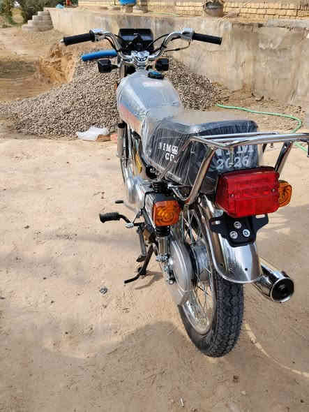 سلام عليكم نامه امتياز  للبيع موديل 26 اوراق سكنر دراجه كفاله عامه محرك نامه امتياز باب اول دراجه بعدها على سحك صارلها يومين من طالعه الله يشهد ناشفه وتخبل الله شاهد تجي وشوف بعينك صلصنه صوت مال شلامجه السعر خاص  او الاتصال على ***********
