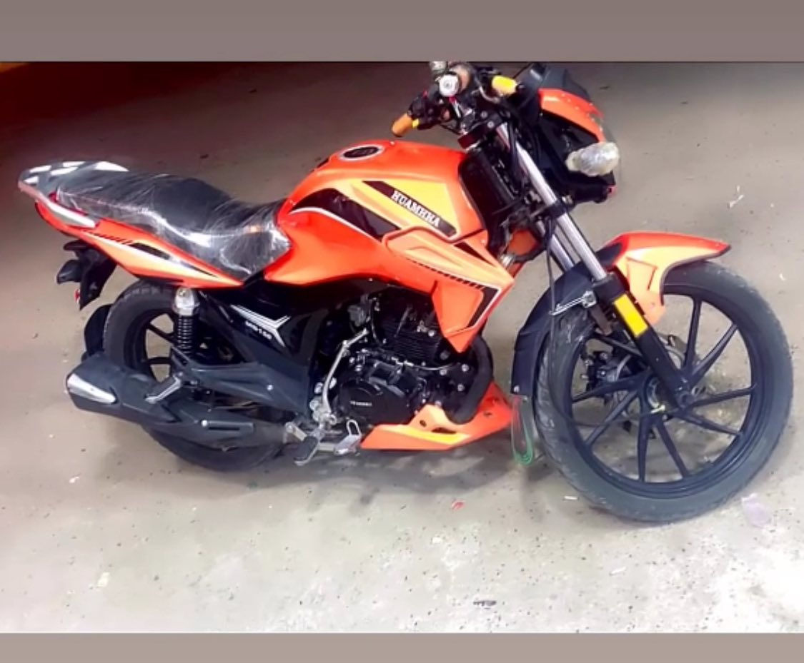 هيومه نظيفه وحلوه موديل ٢٠٢٢بدون اوراق السعر ٨٠٠وبيه مجال  نقص برغي مابيه مقفوله الرقم***********
