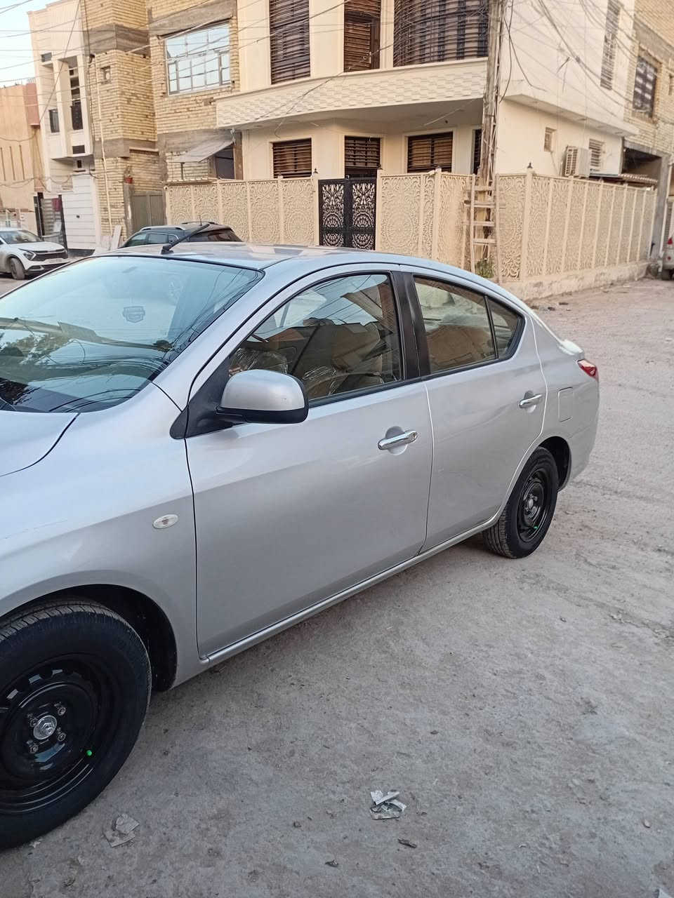 نيسان سني مديل ١٢ هندي سياره كفاله من كير مكينة مكفول صدر جديد تبريد ثلج سياره بسمي سياره بيها صبغ قطعتين ومباوك قطعتين مكنه الشعب السعر ٨٠ للاستفسار***********
