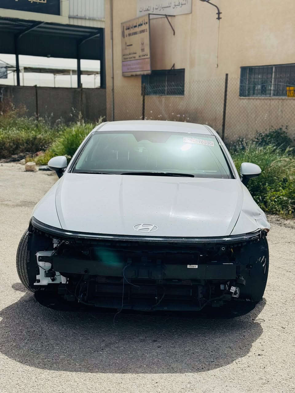 HYUNDAI SONATA 2025 هايبرد
سياره هاذ حادثه مثل ما موضح 

سياره يصير بيه تكحيل بل جاملغ فقط 
سياره بدون لا ايرباك ولا شواصي 

مواصفات كرسي كهربا بصمه شاشه 

سياره موجوده ب عمان الحره

سعر سياره 15500دولار حره وبيه مجال بسيط 

للاستفسار *********** واتساب فقط
