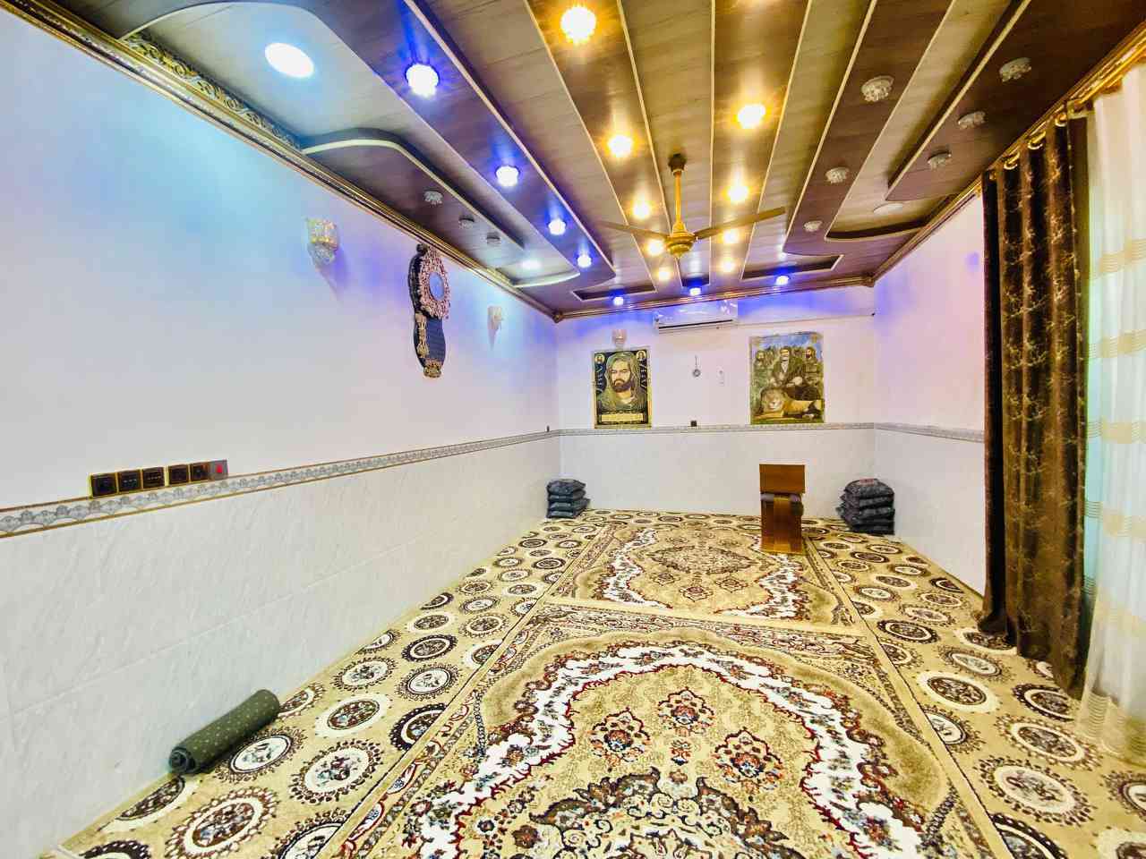 السلام عليكم

دار 200 متر للبيع الدار يحتوي على طابقين بناء حديث او متعوب عليه يحتوي الدار على 5 غرف نوم ومطبخ حار او مطبخ بارد او ستقبال او صاله او صحيات عدد 3 الاساس صب كونكريت والبناء طابوك جمهوري والسكف صب كونكريت نزالات وجسور مخفيه السعر 110 او بي مجال العنوان جدن راقي او منطقه كلش مرتبه شارع المطار القديم مقابل صيدليه صفا خامس بيت عن الشارع 

☎️***********☎️

☎️***********☎️
