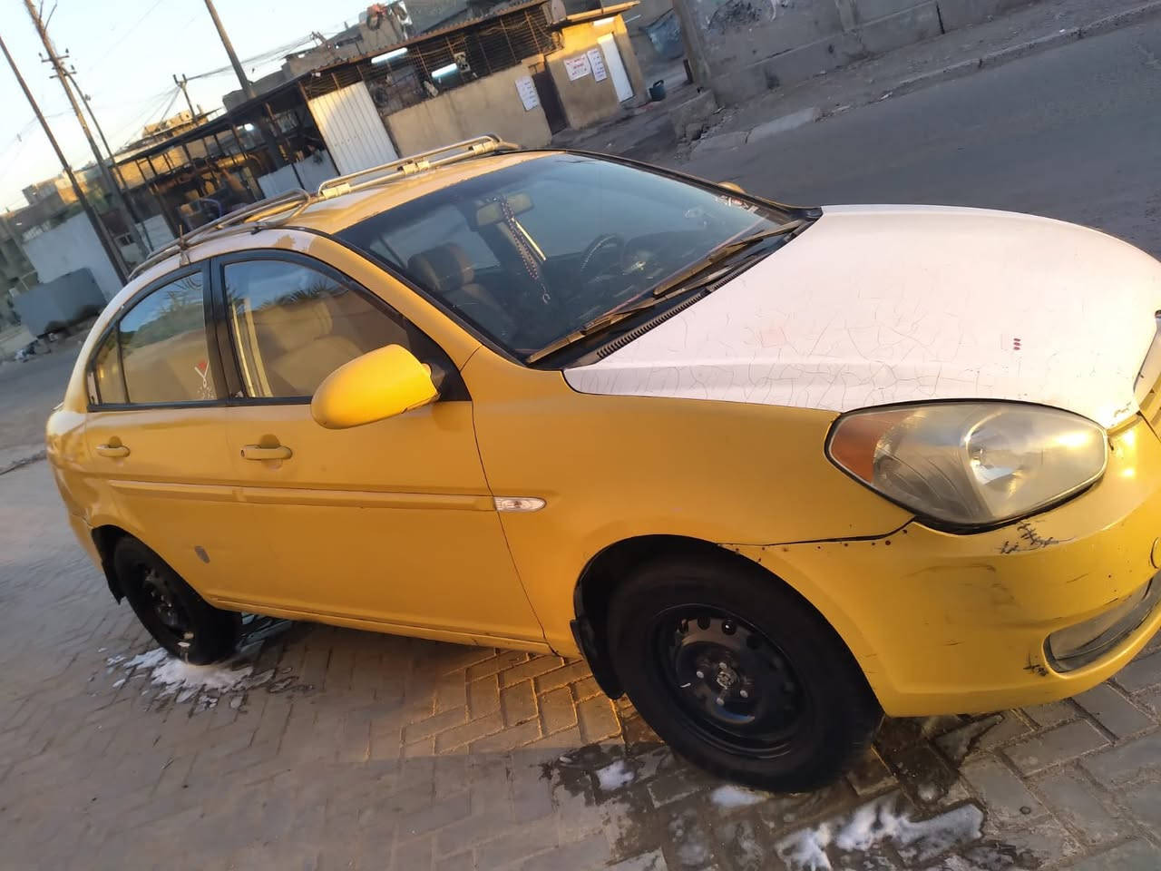 سلام عليكم اكسنت 2008خليجي مكينه 1600تبريد بس غاز يرادله كير أوتوماتيك جام چوبي بيه بس جاملغ خلفي نفسه مصلح وباب سايق هم نفسه مصلح سياره ما بيه تبديل بيه تخم تاير جديد وصدره 80%داخله رصاصي رقمه دياله مشروع وطني تصال  مكان بغداد مدينه الصدر ***********/***********
