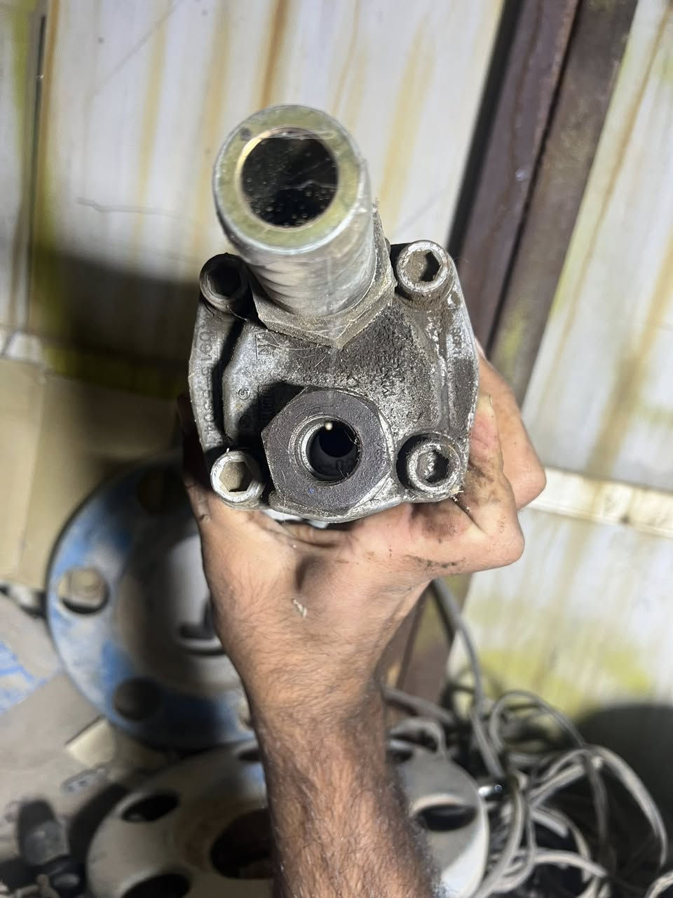 مضخه هينو اصليه للبيع ***********
