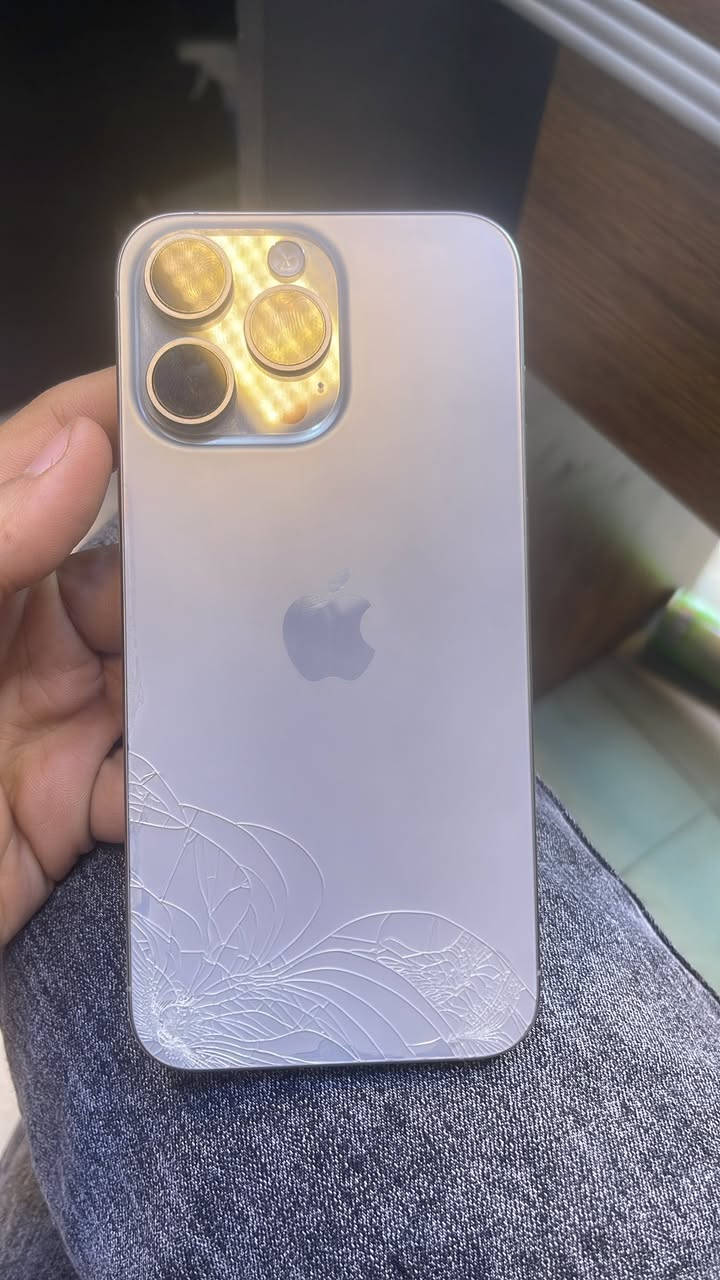 15برو ماكس ذاكره 256 شرق اوسط بي خط بل شاشة وما مثر علي كلشي شغال بي البصره الجنينه *********** السعر 575الف
