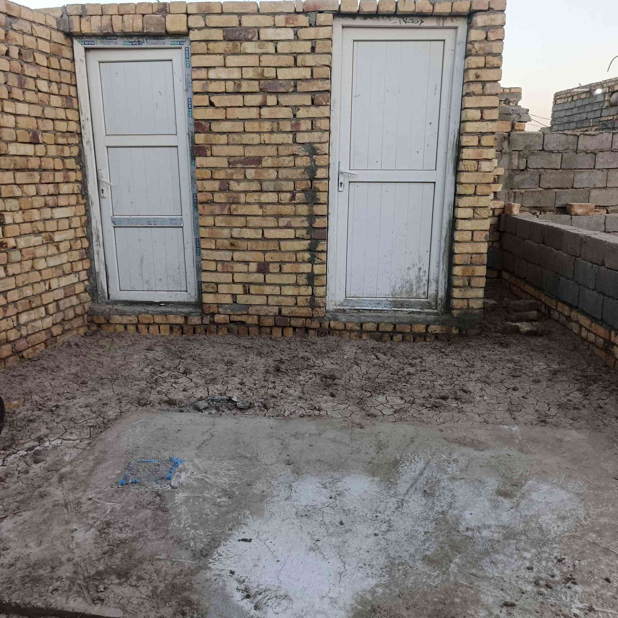 السلام عليكم قطعه للبيع المساحة ٢٠٠متركافه الخدمات بيهه إصلاح زراعي السعر٨ونص وبيعه مجال قليل المكان المصلاوي ***********
