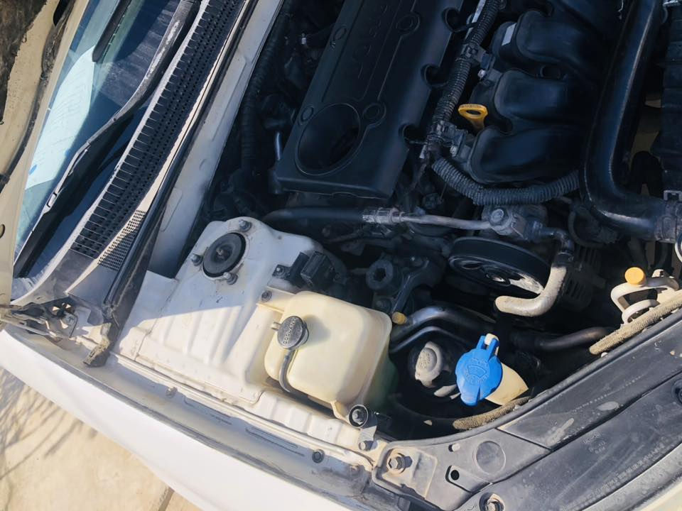 السلام عليكم 
هونداي سوناتا 2010 امريكي ضرر قبق الجنطه نص فقط يم الرقم صبغ جامرلغ امامي عكس السائق محرك كير خير من الله داخل نضيف تايرات تخم 
وبيها مجال 1,15 سياره بإسمي 
رقم ***********
