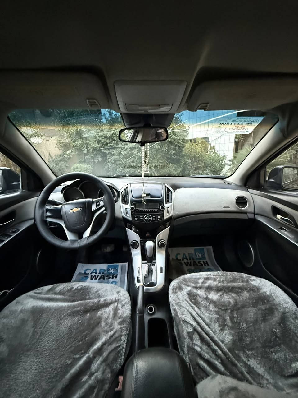 السلام عليكم البيع  شوفر ليت كروز موديل 2012 خليجيه رقم سلمانيه صاحبها عربي جيران بسمه السنويه شرط التحويل كير اوتماتيك محرك 1800جاهزه من كلشي كير محرك تبريد صدر امامي خلفي تخم تاير جديد ويل كاب ١٧ كهربائي كلها شغاله السياره من فضل الله بدون نقص وأحلى من الصور  بيها قطع صبغ فقط جاملغ الخلفي ربعه بدوان دواخل السعر (74 )وبيها مجال بسيط التصال *********** العنوان بغداد البنوك
