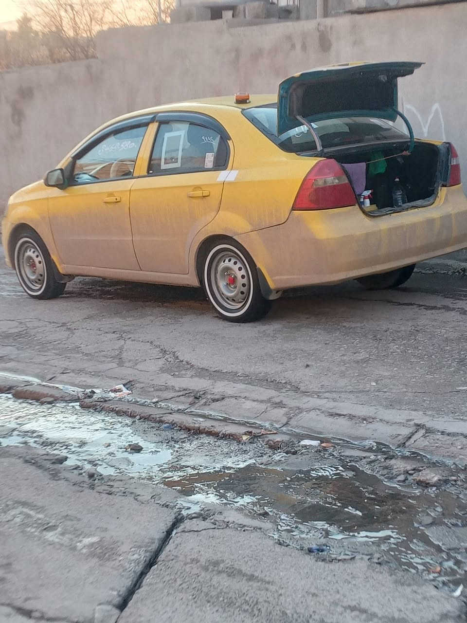 السلام عليكم سياره للبيع هيا غرامات سفر باسمي ما بيها ضرر 2009 مكينه وقير شرط الموقعلا تواصل وياي على هذا الرق... ***********
