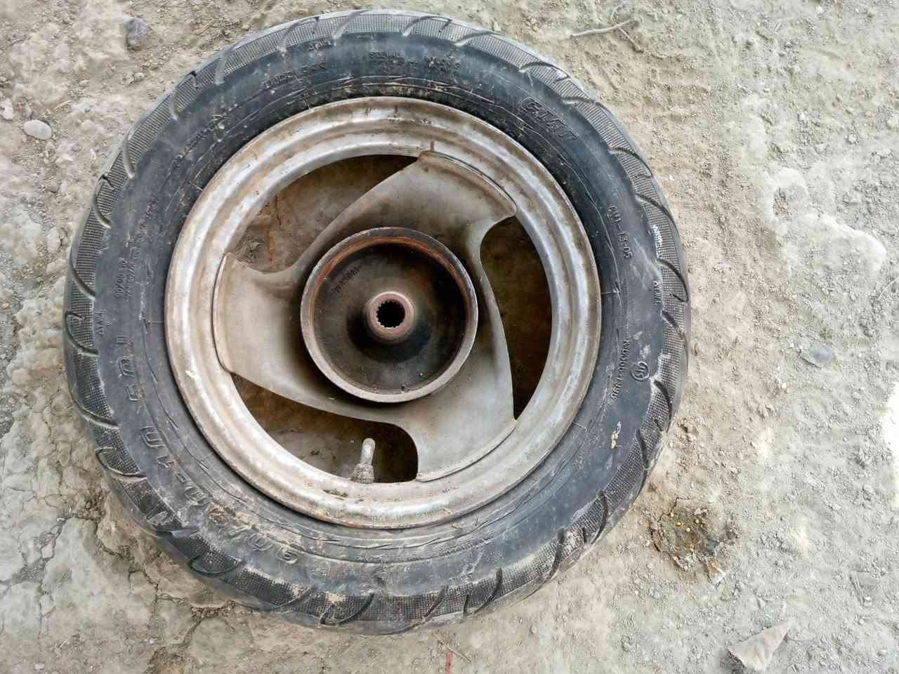 سلام عليكم ويل وتاير مال ماكس مال حاوية التاير نضيف  ما بي لا فتيلة ولا فطور مكان 
مكان رميثة سعر 25


**إذا كنت صاحب هذا الإعلان وتريد حذفه لأي سبب، رجاءا أرسل رسالة إلى الدعم الفني**