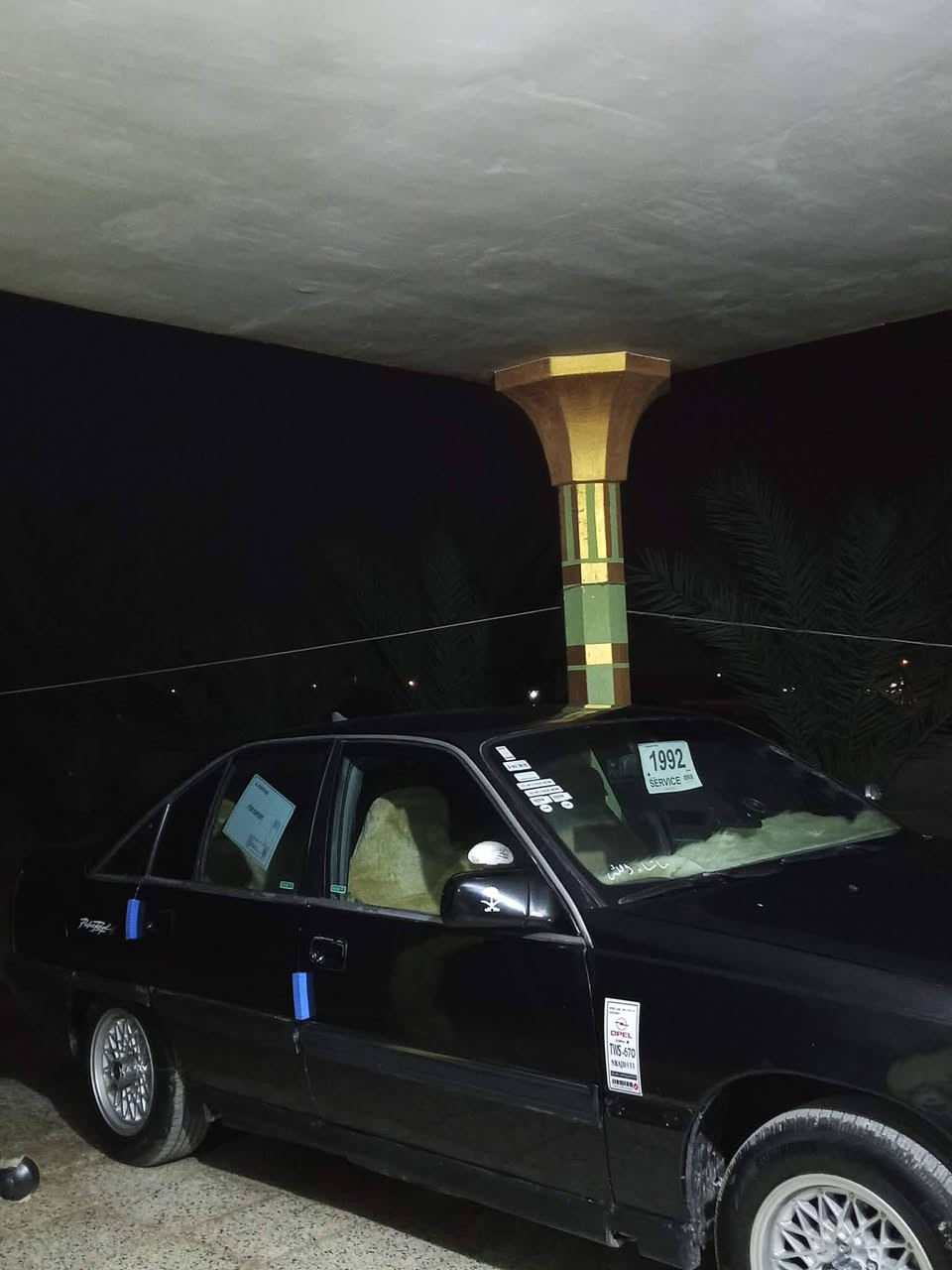 السلام عليكم
اوبل اوميكا للبيع 
كير محرك شرط لا تنقيص ولا تبخير مجفت جديد 

تخم ويلكب وتخم تايرات جدد

نصبتها فول

صدر جديد

سيارة منفوضه نفض مال جناي 
سعر33وبيها مجال بسيط 
شراي راسلني خاص او اتصل***********
