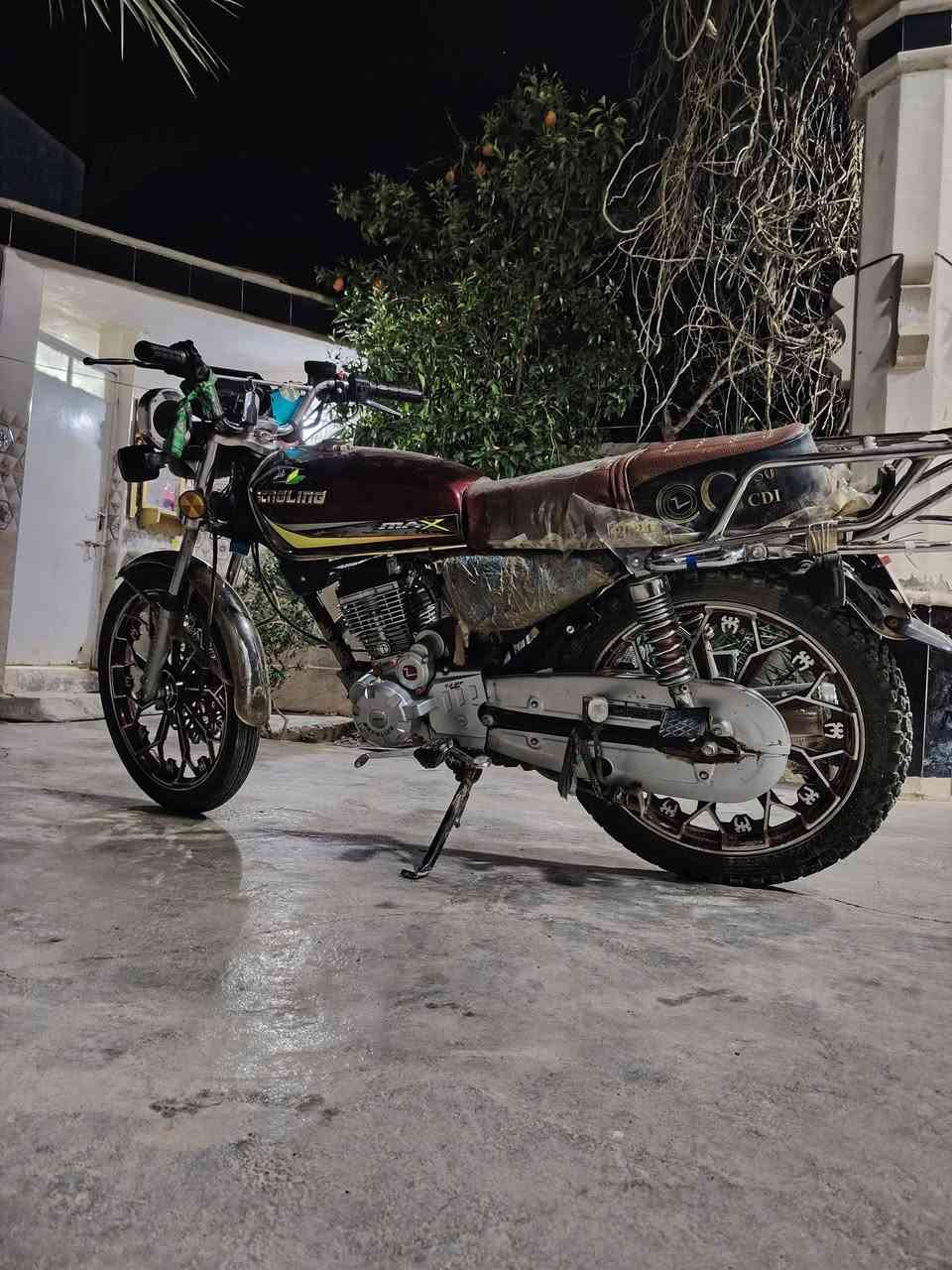 سلام عليكم
دراجه سيفان للبيع موديل 24
محرك شركه ما مفتوح ناقصها بك لايت
دبلات الاماميه رايدلهن تجفيت سعر عل خاص


**إذا كنت صاحب هذا الإعلان وتريد حذفه لأي سبب، رجاءا أرسل رسالة إلى الدعم الفني**