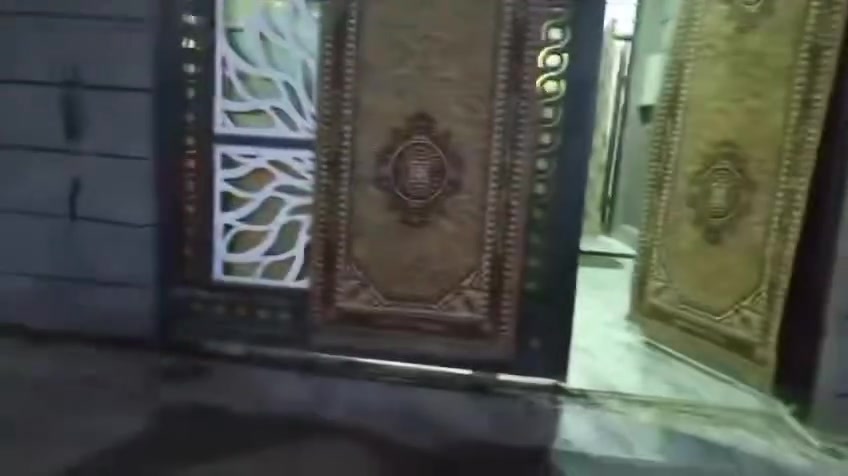 السلام عليكم بيت للبيع المساحه 110سند 25بأسمي العنوان بكرلي شارع مخبز ليمونه البيت طابقين غرفتين نوم واستقبال مطبخ حار بارد صاله منور السعر90وبي مجال ***********
