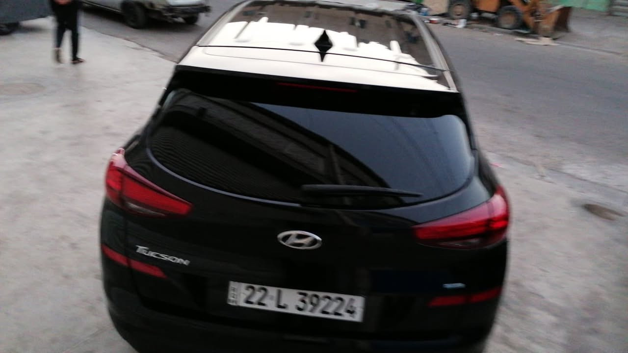 توسان موديل ١٩
وارد امريكي حادث امريكا بنيد ودعاميه 
صار بيها حادث بالعراق تبدل بيها بابين اصليات نفس اللون يعني بيها تبديل 3 قطع نفس اللون 
السيارة HTRACK 
نص مواصفات 
سايد بريك بصمه 
حساس تاير 
كروز كونترول 
تحكم ستيرن جهتين
مانع انزلاق
مود درايڤ
نزول منحدرات
فور ويل
شاشة بلاديه تدعم الكاربلاي
شاشة اعطال
محرك 2000 gdi
ماشية 91 الف ميل قابل للزيادة 
رقم شمالي باسمي سنوية مجدده لعام 2031
وهزة جديده 
السعر 15700 $
***********
