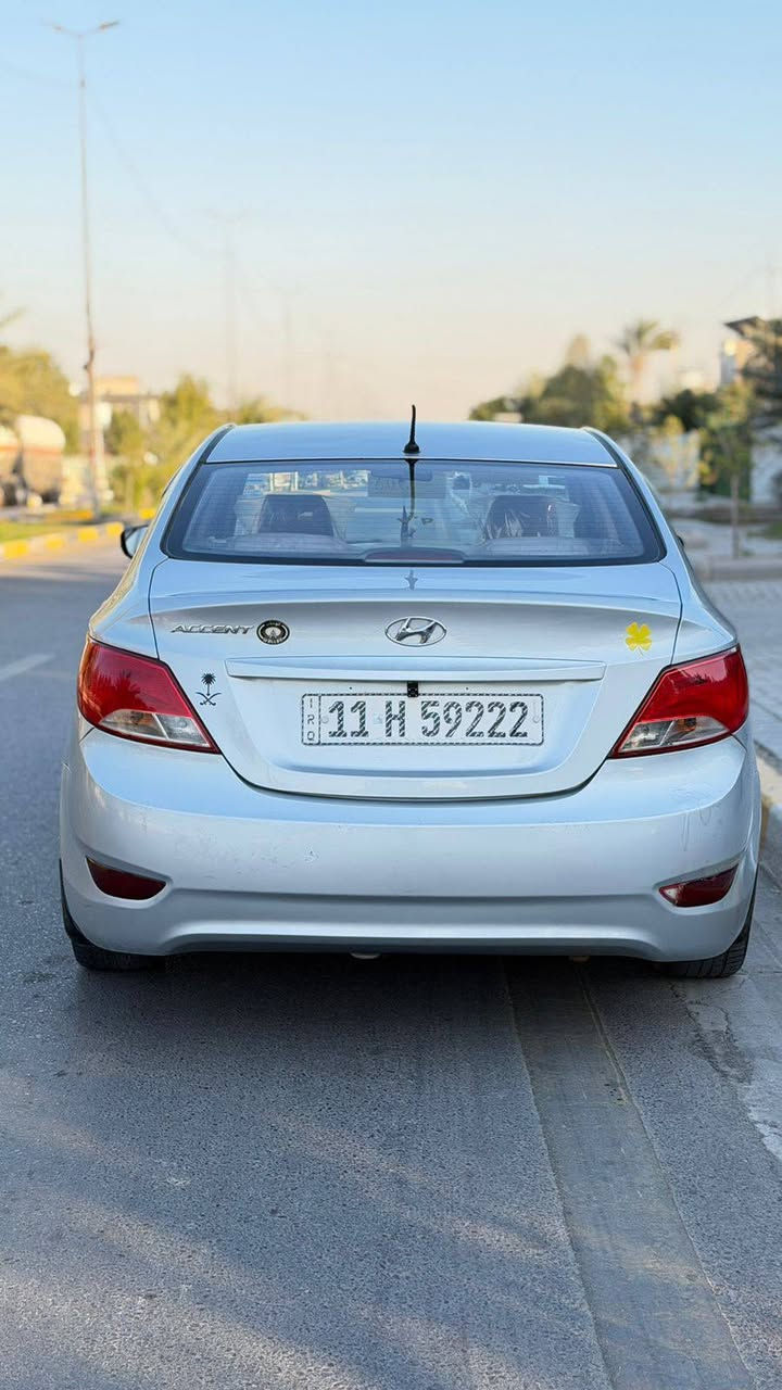 سلام عليكم مرخصة إلادمن المحترم اكسنت خليجي موديل ٢٠١٥ بيها ٣ قطع صبغ بدون دواخل كير مكينه مكفول 
صدر مكفول
تبريد تدفئة مكفول 
تخم تاير جديد 
والسياره أحلى من صور وتراي وين ميعجبك 
السعر ٨٨ وبيها مجال كلش قليل عنواني بغداد البياع مدينه الذرى 
***********
