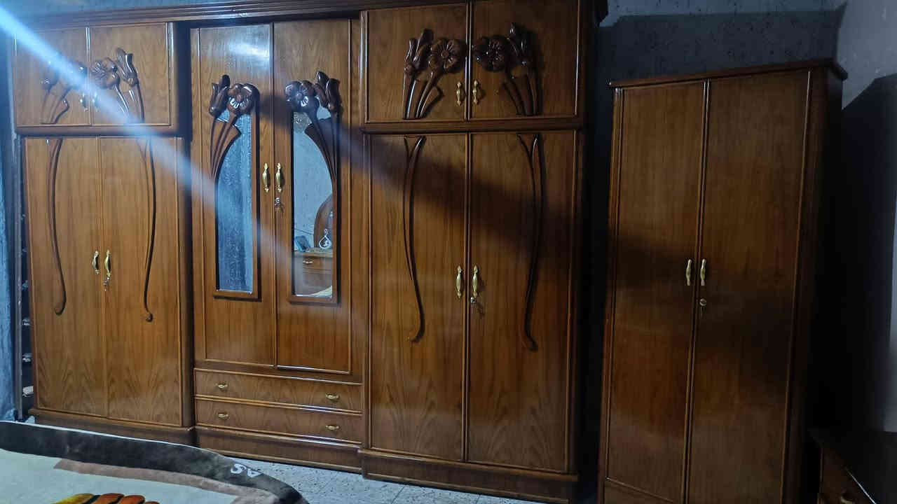 غرفه مستعمله تسكام صاج داخل وخارج ام السته طابقين ظهر جرجوبه نظيفة مثل مموضح سقف وقاعده بلوك السعر مليون وبيه مجال قليل مكاني محاويل للاتصال ع الرقم ***********
