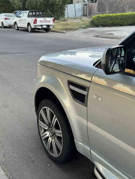 رانج روفر 2011 خليجيه استلام شركة 

السياره جديده جدا مكفوله من كلشي 

بدون صبغ بدون بارد 

فول موصفات 

فتحه بصمه شاشه فور ويل 

جكات تخم تاير جديد 

محرك كير بشرط 

رقم شمالي بااسمي 

دواخل مشمشي 

لايت زينون متحرك 

محرك HSE بدون سوبر 

السياره جديده جدا ماتتقارن بغيرها 

ماشيه 100 كم حقيقي 

السعر 175 

مكاني بغداد السيديه 

***********
