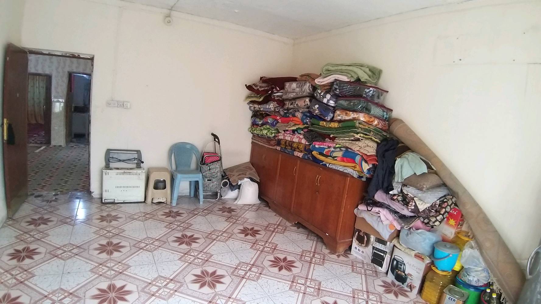 دار للبيع المساحة 200 متر المكان دور العمال قرب تارتان ليفربول للاستفسار الاتصال ***********