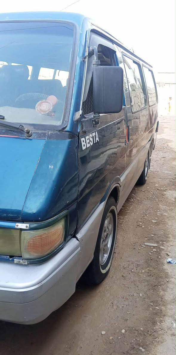 السلام عليكم كيه بسته 95سياحي بغدادبسمي محرك كيرشواصي خير من الله السعر38 رقم الهاتف ***********
