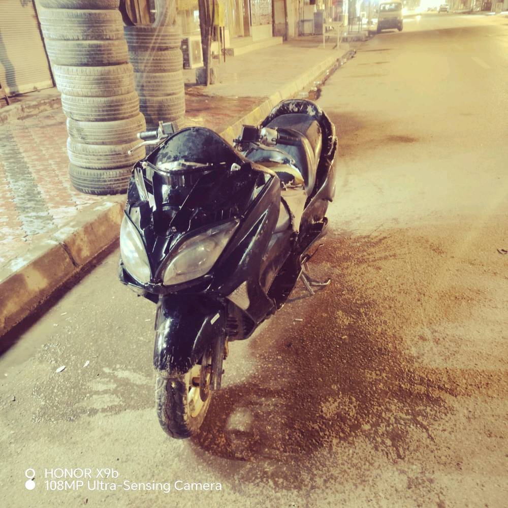 السلام عليكم دراجه فورزا 09 مفتوحة مره وحده تايرات جدد دبلات خلفي امامي جديد 