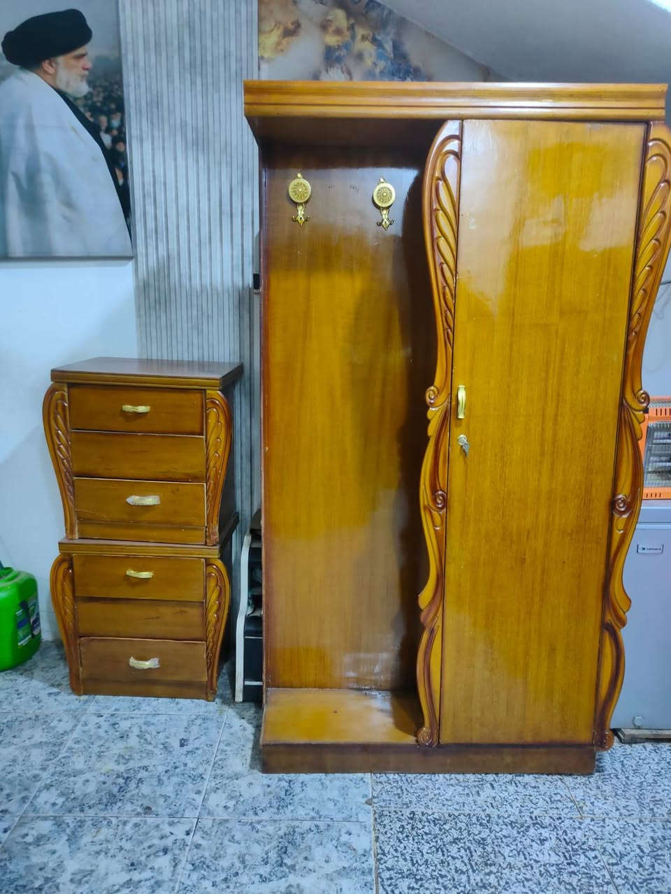 غرفه صاح للبيع حي لحرار خلف الاربع شوارع بصره 600 ***********
