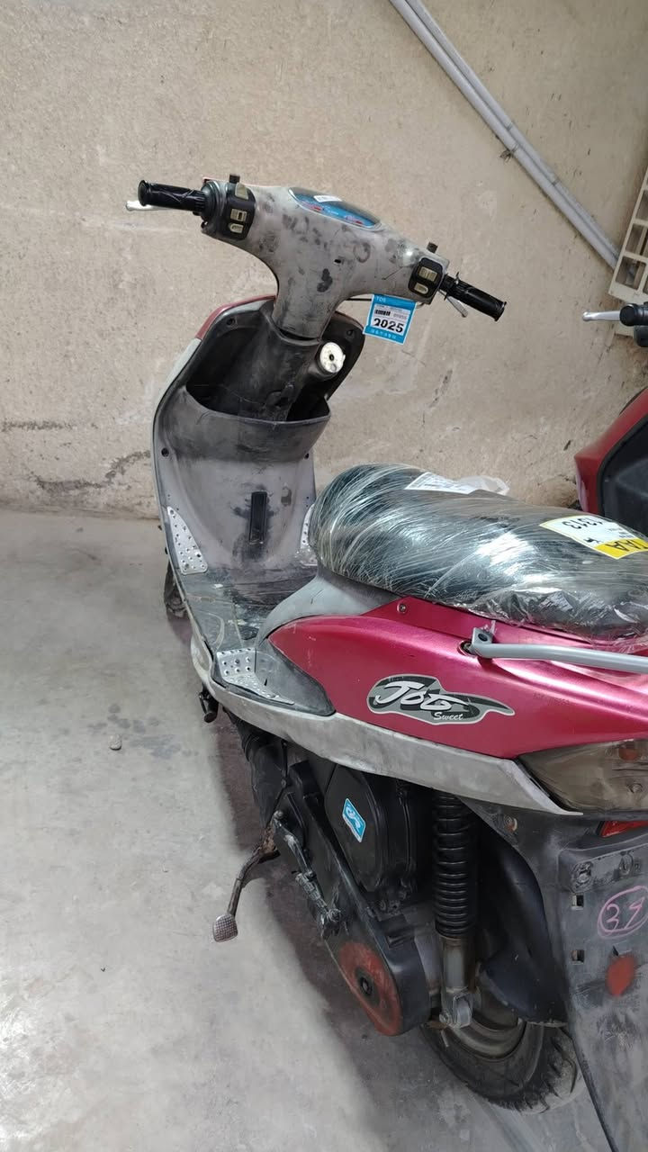 سلام عليكم شباب دراجه ماكس منغولي للبيع او مراوسه دراجه ختم واحد ويا مكينه دراجه بيها  سعر 500 قفل من اخير مكاني حي العلام رقم ***********
