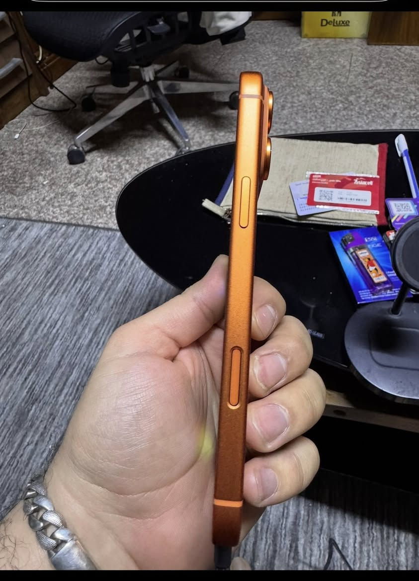 ايفون ١٧ برو ماكس نسخة امريكة esim جهاز جديد شوفت عينكم مشحون ٦٢ مرة كامل مع ملحقاته
ذاكرة 256كيكا 
سعره ١٧٧٠ الف  
مكاني بعداد المنصور 
 ***********
