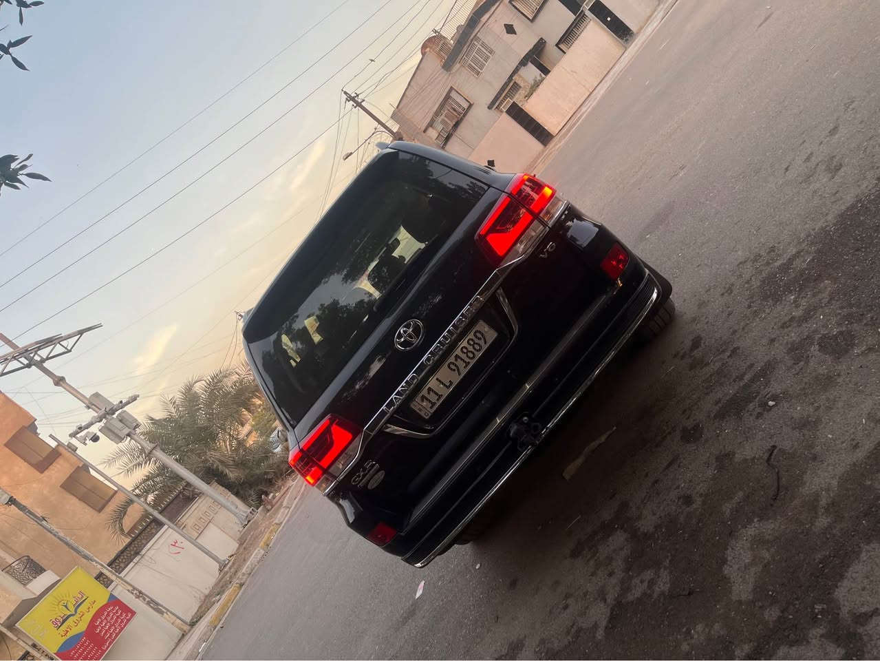 لاندكروز 2021 بحريني
ماشية 90 الف كيلو 
فول مواصفات
رقم  بغداد
 بيها فقط بارد بسيط والباقي كفالة 
________المـواصـفـات ___________ 
حساسات امامي خلفي 
كامرات 360 امامي وخلفي وجانبيات
شاشة حجم كبير + شاشة خلفية 
جنطة كهرباء 
تشغيل عن بعد
‏  Bluetooth / USB
السعر اتصل
مكاني بغداد 
للتواصل *********** بغداد, العراق
