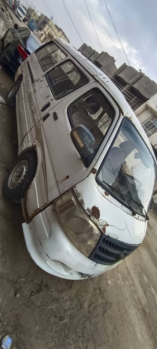 السلام عليكم،،
فتون موديل2009،، رقم ديالي، ،ألماني ماندل راعيها ابيع موصليه 
الكير والمحرك بحاله جيده،، 
السعر 23 ورقه وبيها مجال بسيط ،،
مكاني بغداد/ الأمين 
الاستفسار ع الرقم
***********
