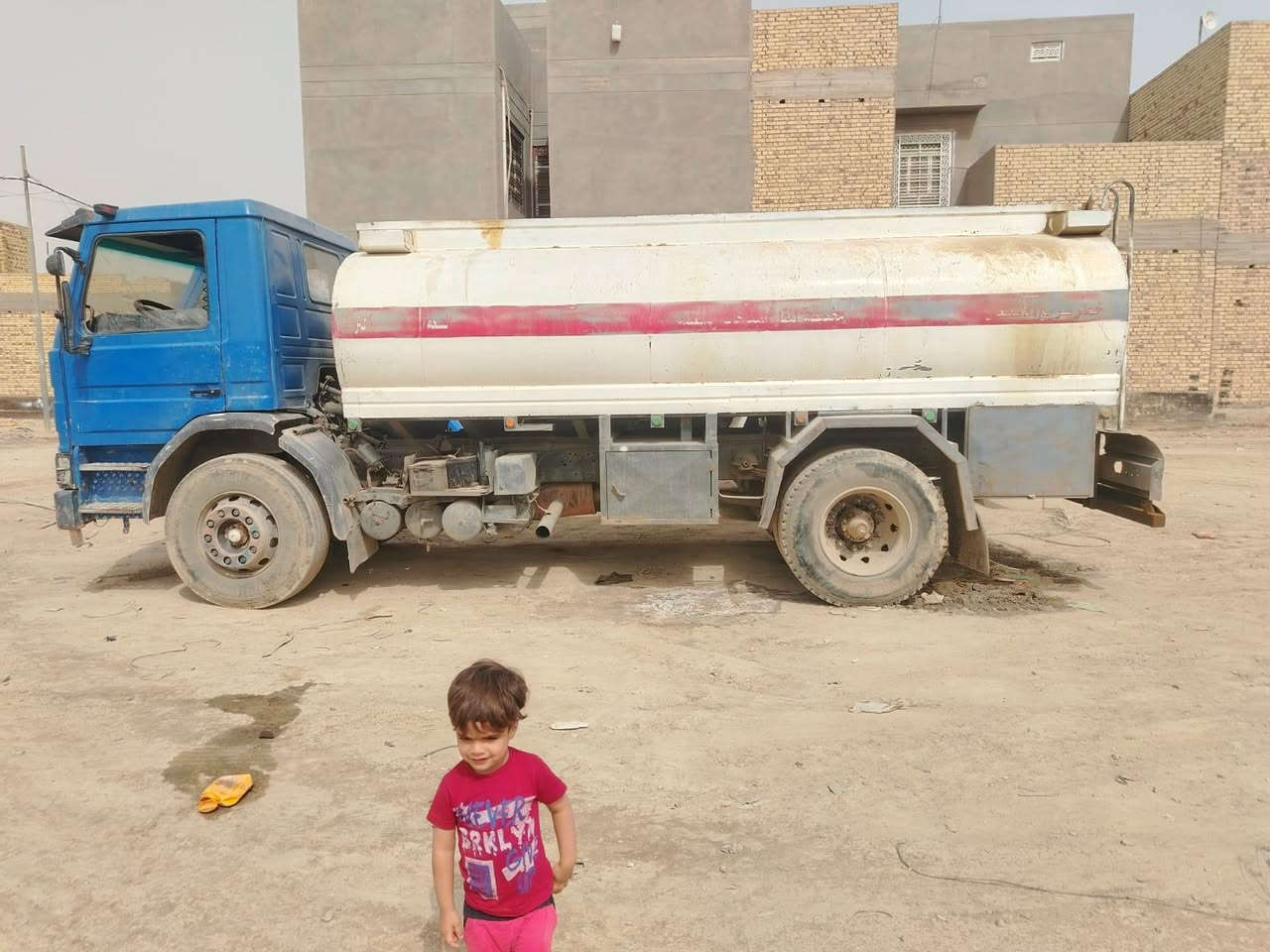 السلام عليكم سياره سكانيه سنكل الثانيه تك للبيع ثنينهن
***********

***********
مكان ديوانيه
